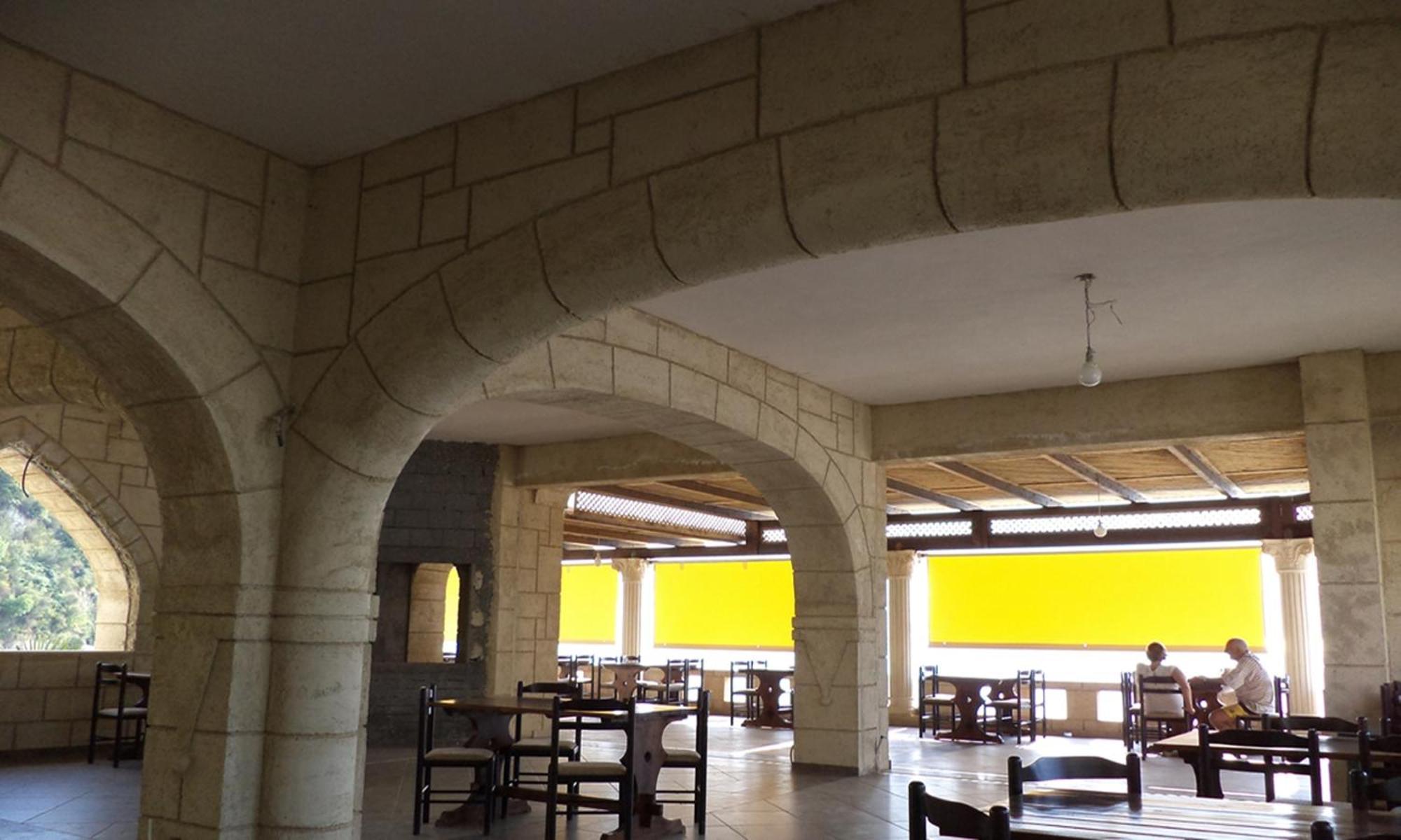 Castle Hotel Himare Exterior foto