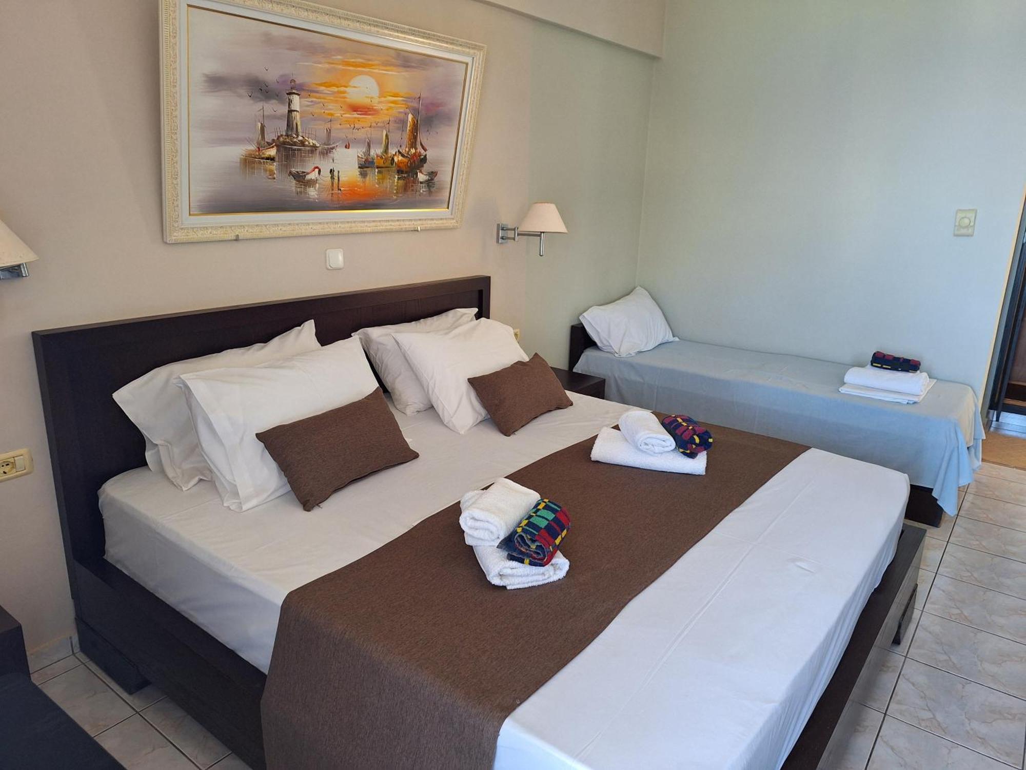 Castle Hotel Himare Exterior foto
