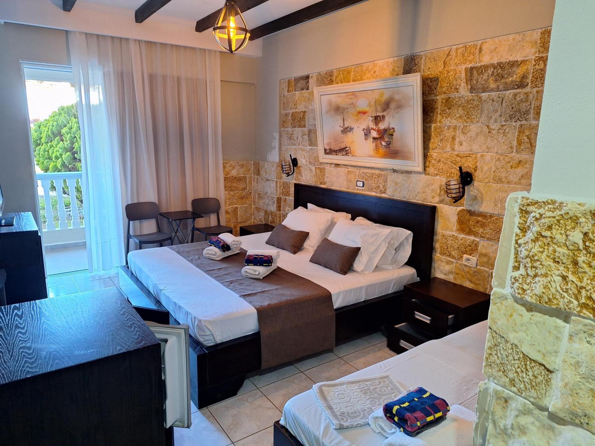 Castle Hotel Himare Exterior foto
