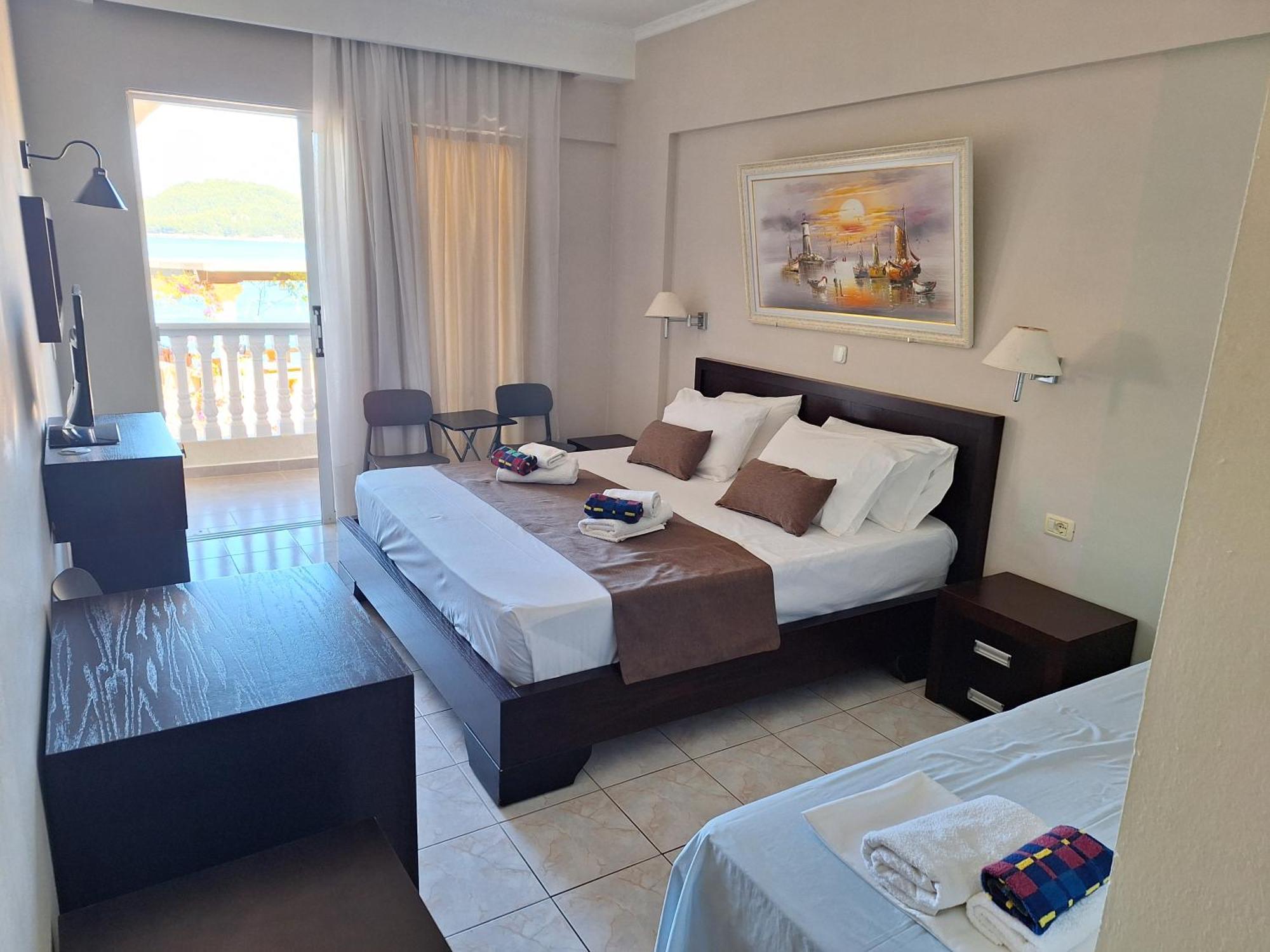 Castle Hotel Himare Exterior foto