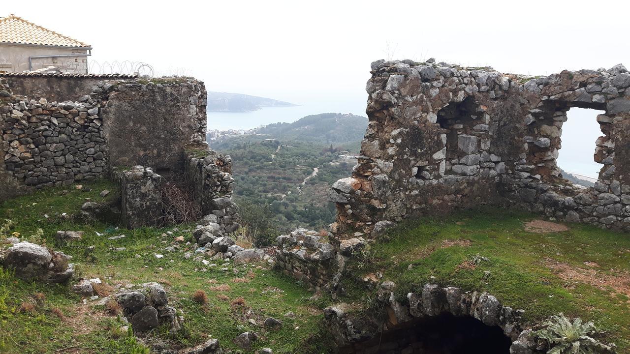 Castle Hotel Himare Exterior foto