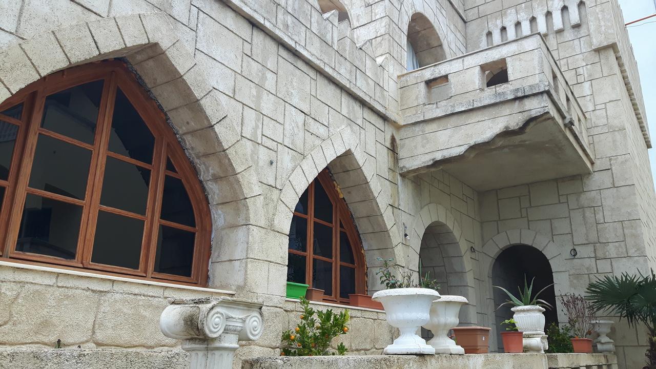 Castle Hotel Himare Exterior foto