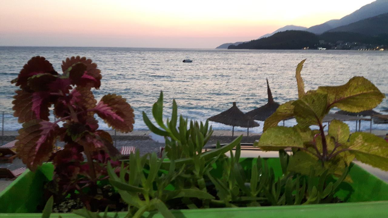 Castle Hotel Himare Exterior foto