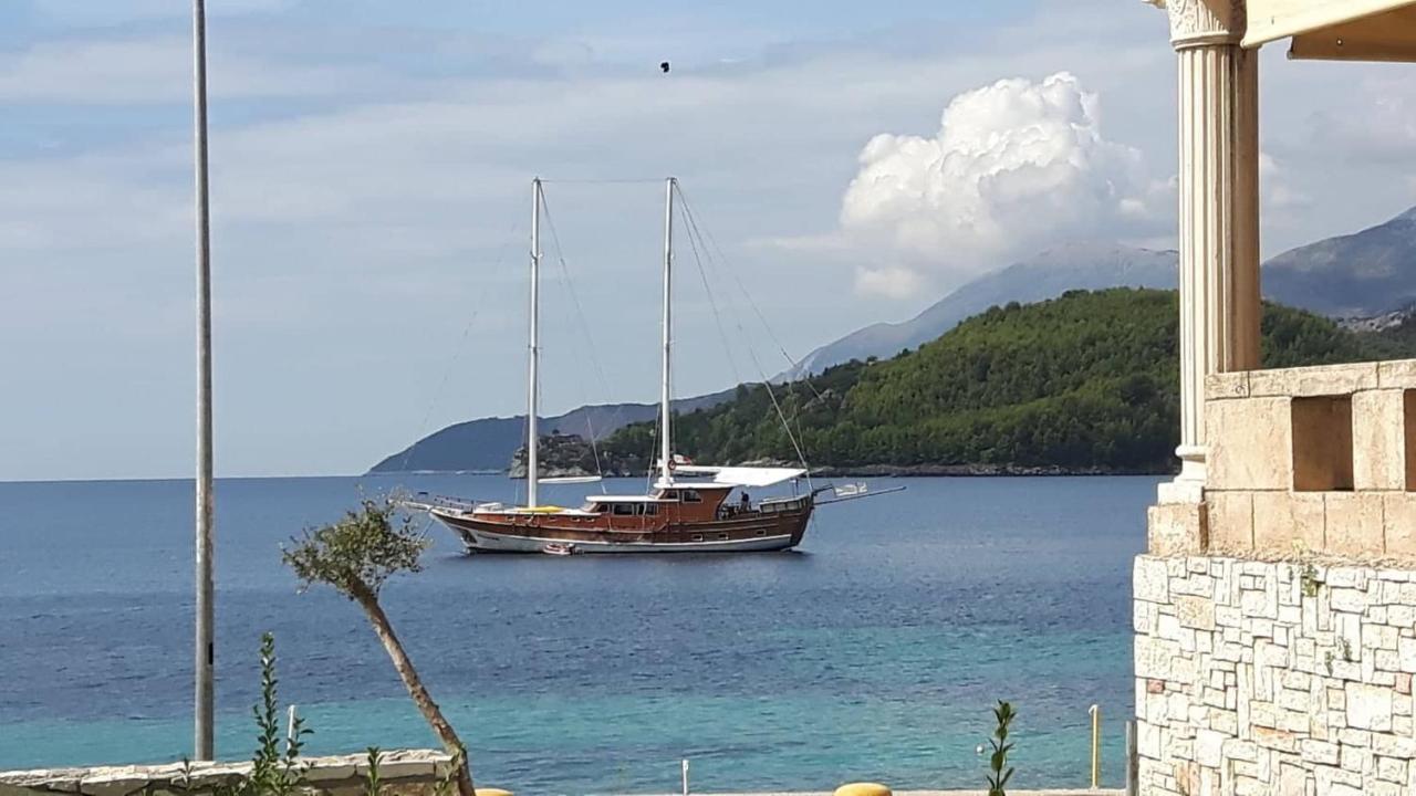 Castle Hotel Himare Exterior foto